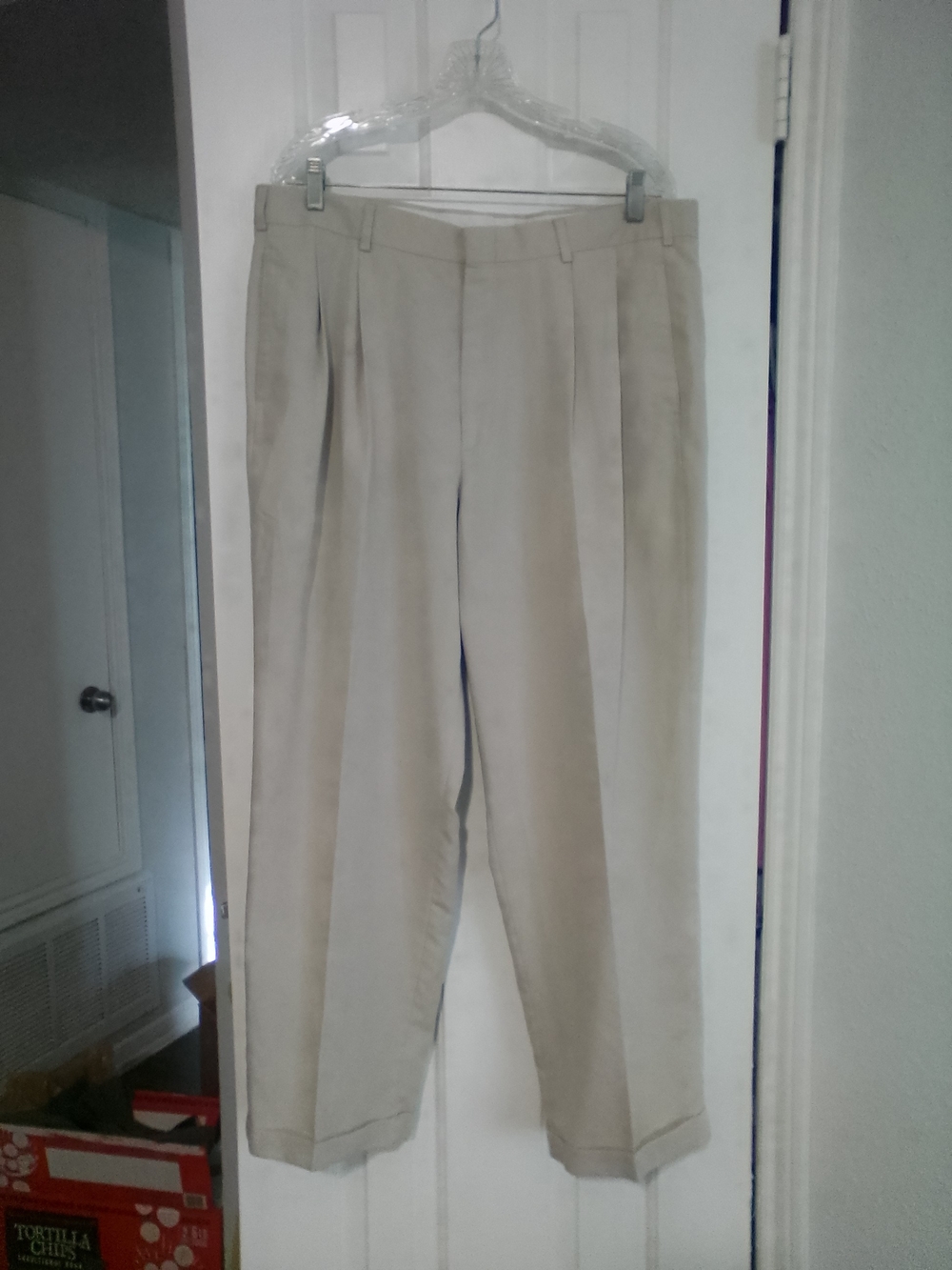Vintage Levi's Men’s Pleated Dress Pants with Cuffs in Light Beige
